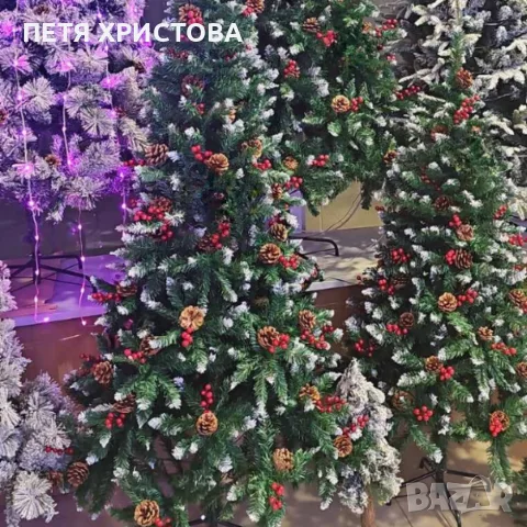 Изкуствена елха Luxury Diamond с червен глог и шишарки, снимка 6 - Декорация за дома - 56221867