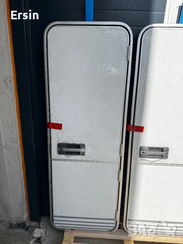 Оригинална врата за KNAUS  (Алуминиеви)(чисто нови) (налични 2 броя), снимка 3 - Къмпинг мебели - 48394447