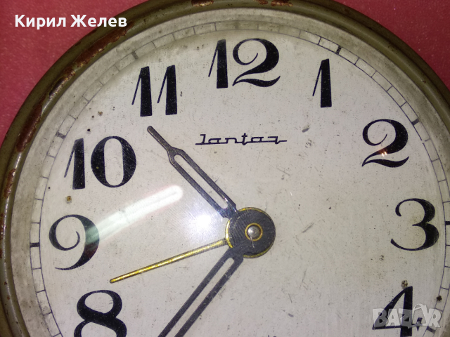 JANTAR MADE in USSR Стар КОЛЕКЦИОНЕРСКИ РУСКИ БУДИЛНИК МЕХАНИЧЕН НАСТОЛЕН ЧАСОВНИК ЯНТАР СССР 24093, снимка 3 - Антикварни и старинни предмети - 44549318