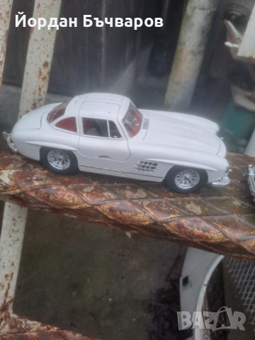 Метални  колекционерски Mercedes Banz 300SL Burago Italy 1:18 метален ретро модел, снимка 15 - Колекции - 53020517