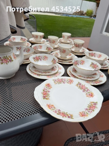 Английски сервиз Colclough “Wayside Honeysuckle” – 52 части