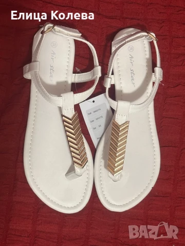 Нови бели сандали н.37