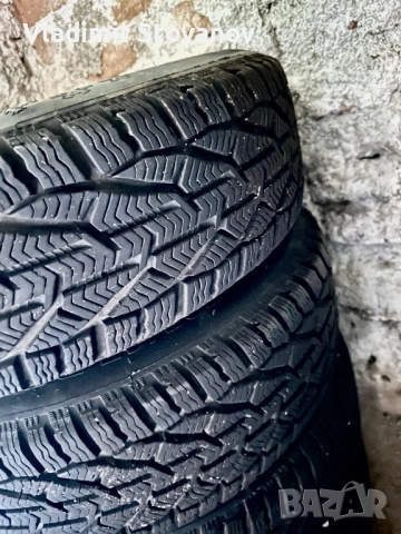 Зимни гуми Taurus 195/65/15R с джанти 15", снимка 4 - Гуми и джанти - 51546740