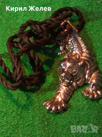 ДЕБНЕЩ ТИГЪР СТОМАНЕН НИКЕЛИРАН АРТ МЕДАЛЬОН с ШНУРЧЕ МНОГО ЕФЕКТЕН 24794, снимка 2 - Колиета, медальони, синджири - 34508414