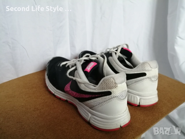 Номер 40 Nike оригинални дамски маратонки Revolution Running, снимка 13 - Маратонки - 52877940