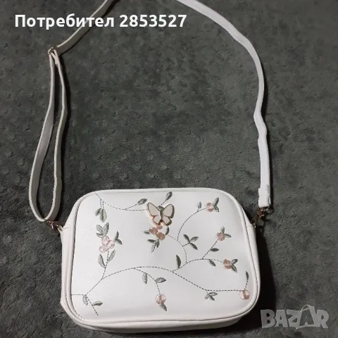 Бяла Чанта с бродерия