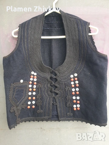 етнографски черен елек с мого гайтани и декорация