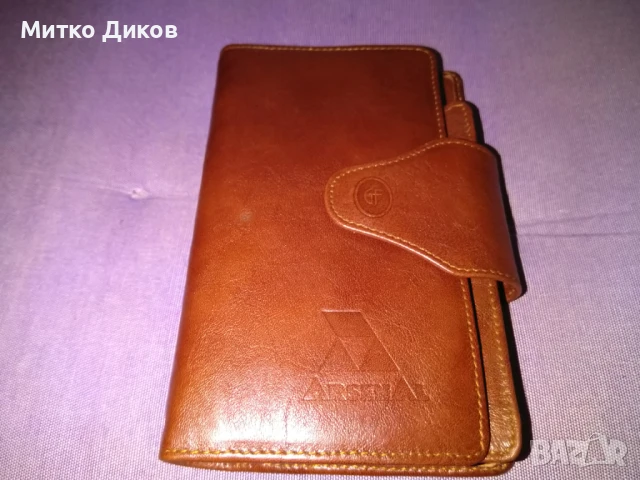 Gino Ferrari нов марков портфейл чантичка естествена кожа 16х10см и преградата за мобилен 75х150мм