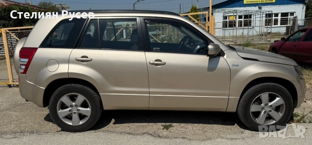 Suzuki Grand Vitara 1.9ddis 130кс цена 18 500 лв или 9460 евро - 2ри собственик , реални км 4х4 2011, снимка 3 - Автомобили и джипове - 51976189