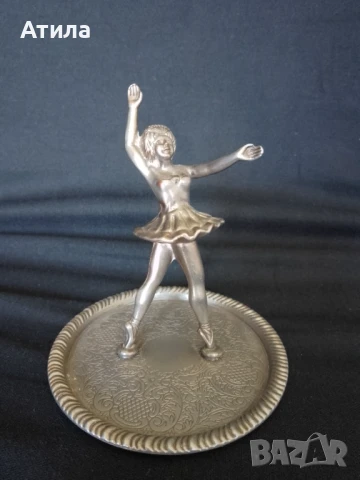 статуетка за бижута 