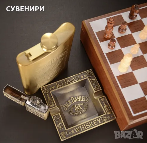 Стилен подаръчен комплект за мъж в дървена кутия.  Комплектът съдържа: шах, манерка, пепелник и запа, снимка 2 - Подаръци за мъже - 47990609