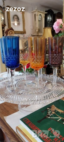 Ретро цветни чаши