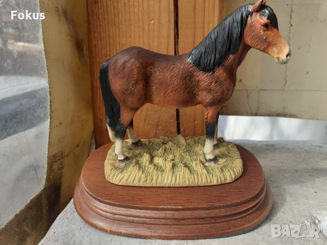 Страхотна колекционерска статуетка маркировка Leonardo Pony, снимка 2 - Антикварни и старинни предмети - 35948665