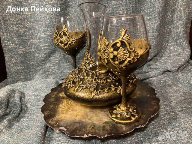 Ръчно изработен сервиз . декантер с две чаши в злато, снимка 5 - Декорация за дома - 41700351