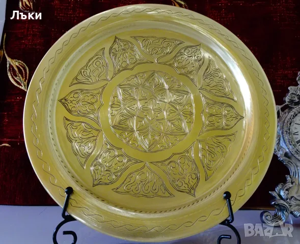 Бронзов поднос,плато,орнаменти,30 см.,700 гр. , снимка 3 - Антикварни и старинни предмети - 55889375