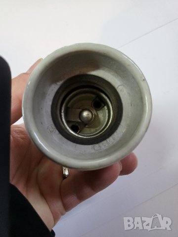 Българска голяма порцеланова фасунга за мощни лампи - цокъл Е40