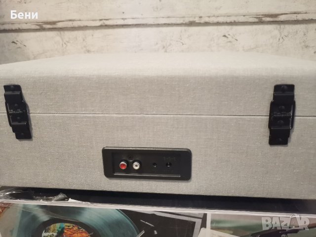 Продавам грамофон Crosley  с говорители и Bluetooth , снимка 3 - Грамофони - 39061338
