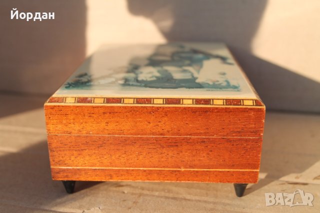 Дървена музикална кутия за бижута с латерна, снимка 4 - Антикварни и старинни предмети - 44435813