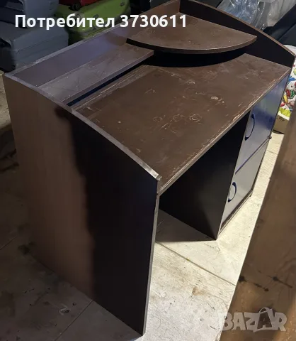 Дървено бюро с вратички, снимка 2 - Бюра - 56350958