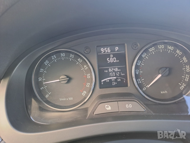 Шкода Рапид 1,6 TDI, снимка 8 - Автомобили и джипове - 51483136