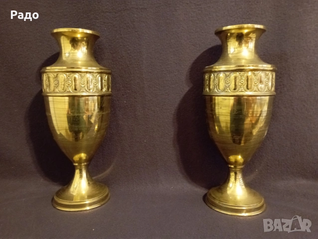 Комплект от две големи старинни месингови вази - ваза