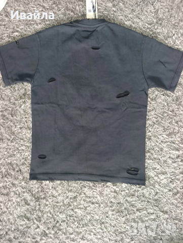 Balenciaga нова тениска с малко дупки , снимка 7 - Тениски - 51794550