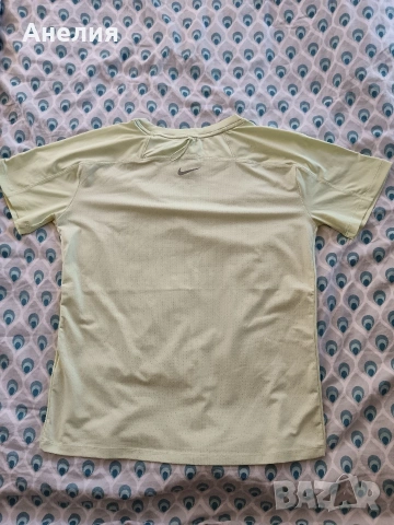 Дамска тениска Nike, снимка 2 - Тениски - 53662409