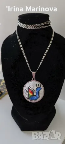 колие с паун