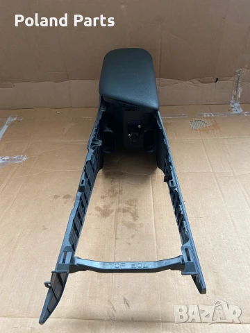 Подлакътник Тойота Камри 8 Toyota Camry VIII, снимка 2 - Части - 51128235