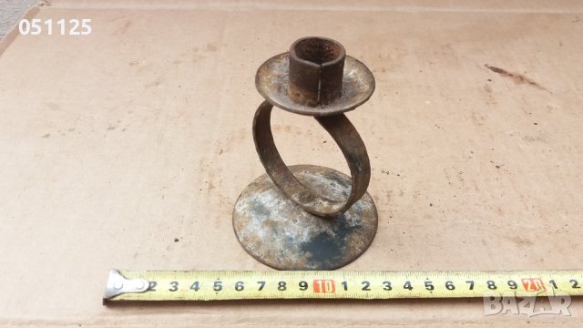 масивен железен свещник , снимка 5 - Антикварни и старинни предмети - 38686910