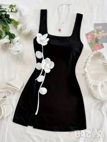 Черна рокля с 3D цветя S и М размер– елегантност и романтика в едно