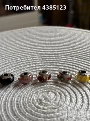 Оригинални талисмани Pandora, снимка 9 - Колиета, медальони, синджири - 49770211