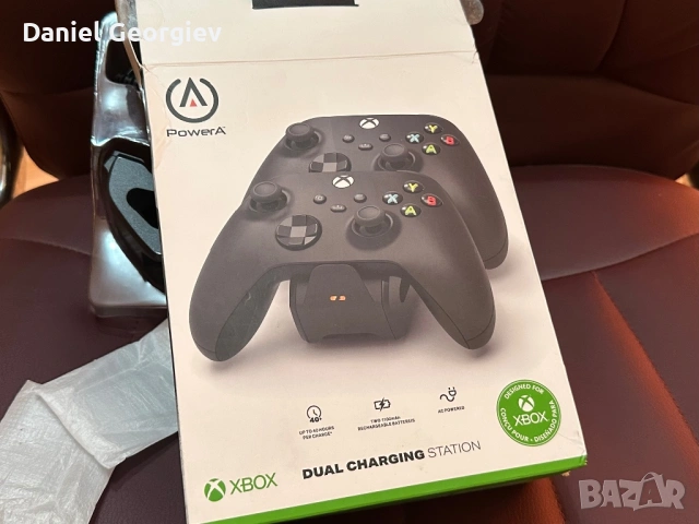 БЕЗЖИЧЕН XBOX CARBON BLACK ДЖОЙСТИК/КОНТРОЛЕР И ДВОЙНА БЕЗЖИЧНА ЗАРЯДНА СТАНЦИЯ С БАТЕРИИ, снимка 8 - Аксесоари - 53177684