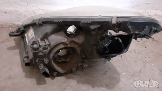 Фар за Mercedes SLK R171 (04-11г.)Xenon  десен, снимка 4 - Части - 41044708