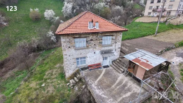 Продавам Къща на два етажа двор , снимка 14 - Къщи - 56049710