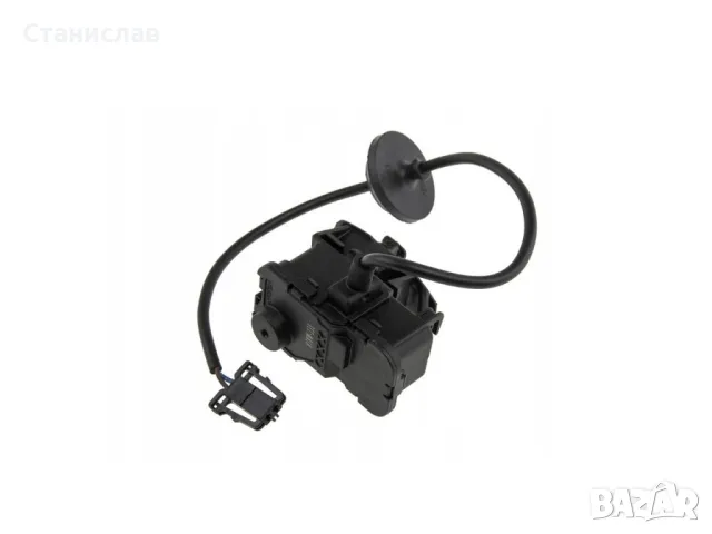 VW Jetta A6 Моторче за заключване на резервоар, снимка 2 - Части - 50360079