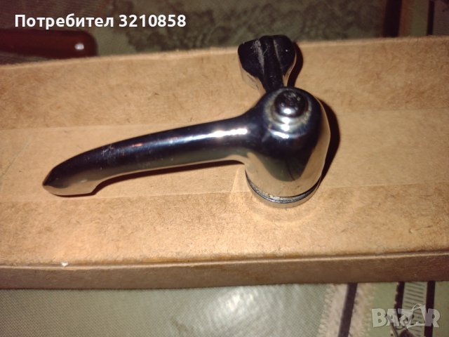Закопчалка за предно малко стъкло на жигула, снимка 1