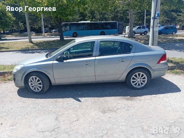 Опел Астра 1.6 агу 2011год., снимка 6 - Автомобили и джипове - 53572517