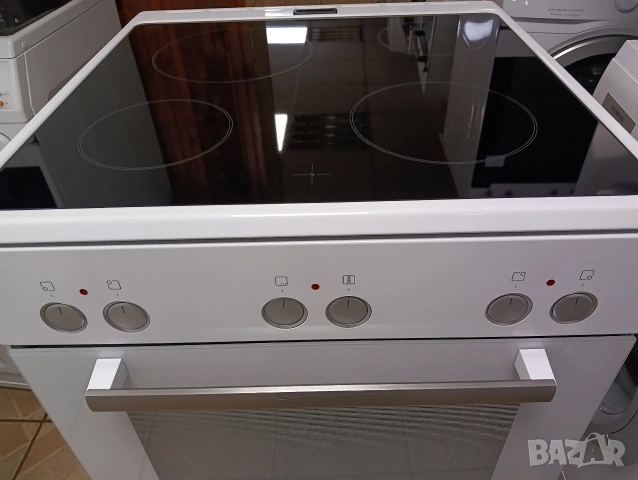 Като нова свободно стояща печка с керамичен плот Бош Bosch с две години гаранция!, снимка 10 - Печки, фурни - 53613550