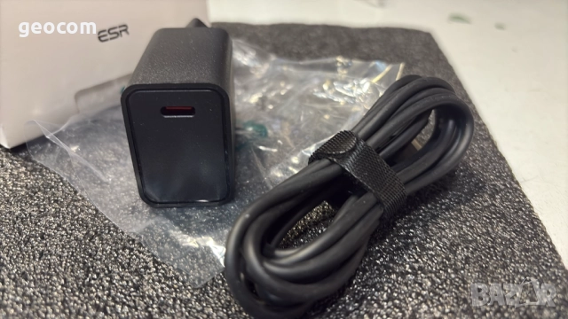 ESR оригинално ново Type-C зарядно (20W,5/9/12V,Комплект), снимка 3 - Оригинални зарядни - 52544294
