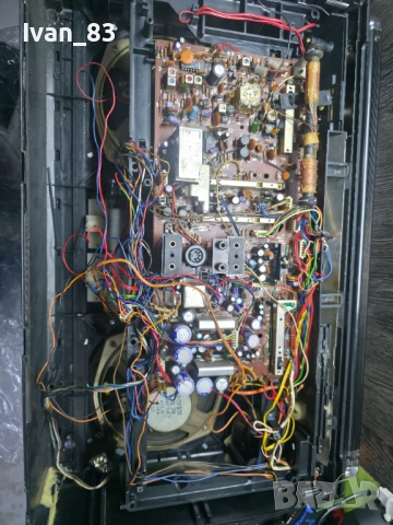 Радиокасетофон Hitachi trk 8180e на части! , снимка 2 - Радиокасетофони, транзистори - 53094545