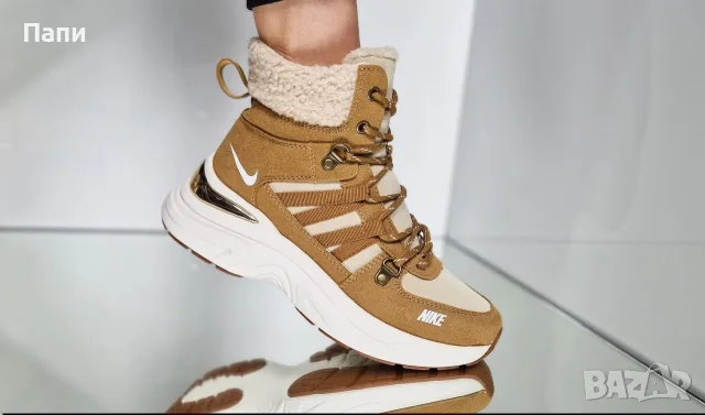 Намаление на дамски боти Nike в бежаво 