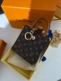 Louis Vuitton мини чантичка , снимка 11