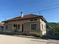 Продавам къща с двор в троянския балкан, снимка 2