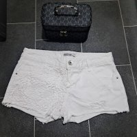 Къси бели дънкови панталонки , снимка 1 - Къси панталони и бермуди - 41314006