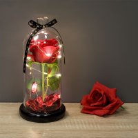 Изкуствена роза под стъклен похлупак, Дървена основа, Лед осветление, 11x24 см, снимка 1 - Подаръци за жени - 35761357