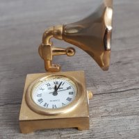 Миниатюрен кварцов часовник " LE TEMPS"-грамофон, снимка 4 - Антикварни и старинни предмети - 41922062