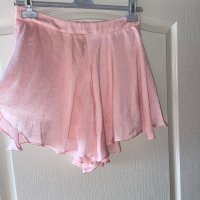 Къси светло бонбонено розови бермуди  широки къси панталони тип плажни , снимка 2 - Къси панталони и бермуди - 41349095
