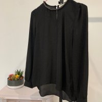 Красива блуза в размер XS, снимка 6 - Блузи с дълъг ръкав и пуловери - 44259939