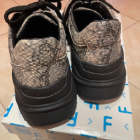 Дамски спортни обувки, снимка 2 - Дамски ежедневни обувки - 36410412